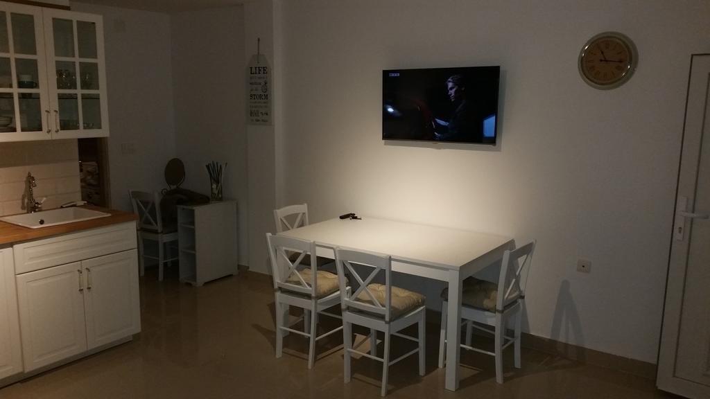 Apartments Zanic With Private Swimming Pool And Sea View Starigrad Paklenica Cameră foto